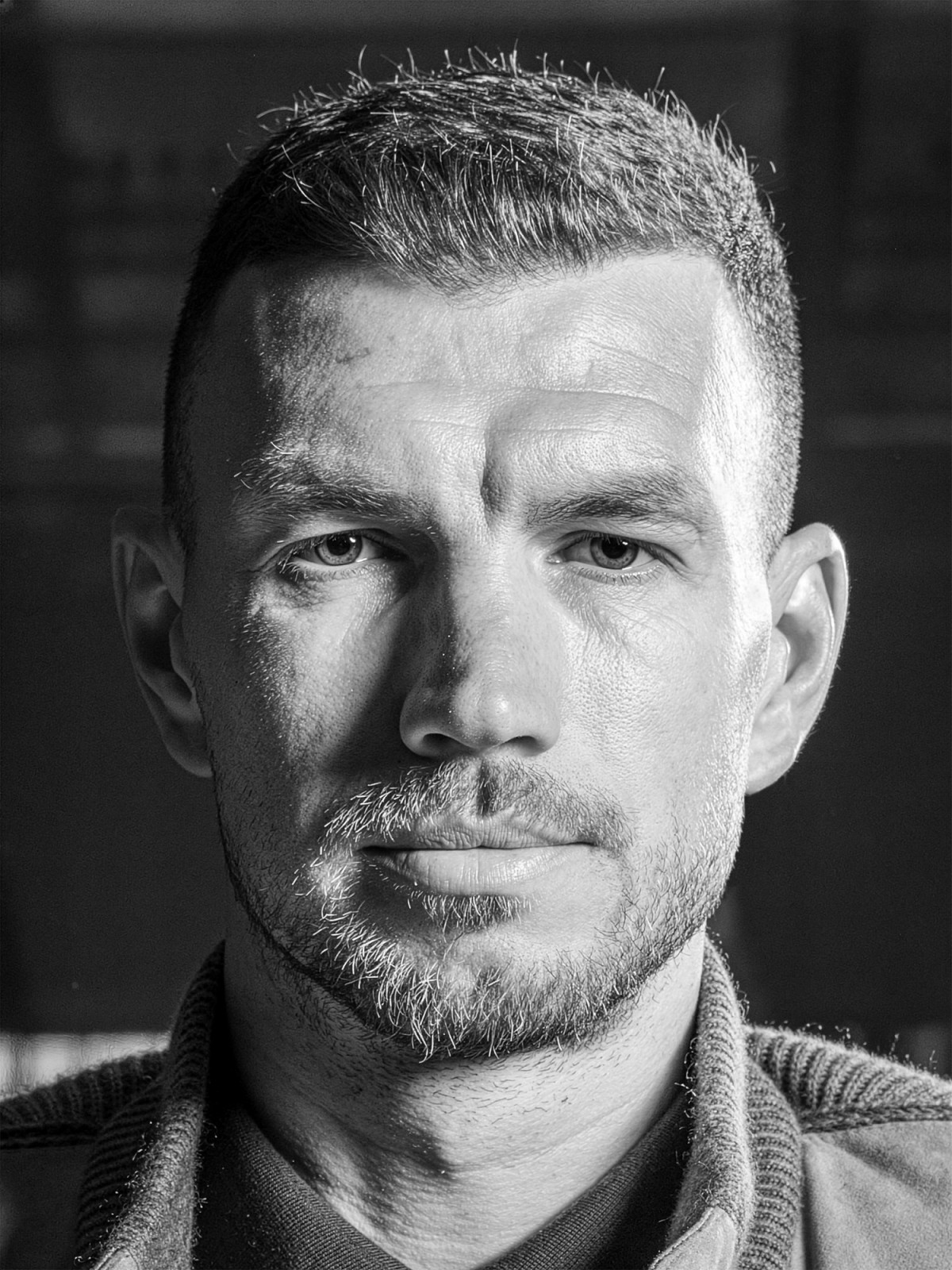 Profifußballer Edin Dzeko FC Schalke 04 Portrait für Sport BILD